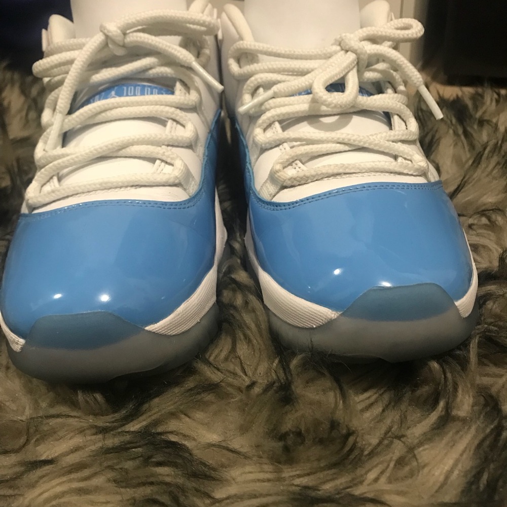Air Jordan 11s low UNC - Picture 3 of 7